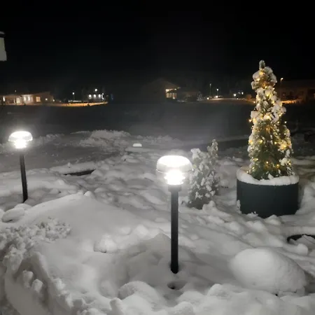 Luxury Snow With Jacuzzi فيلة *